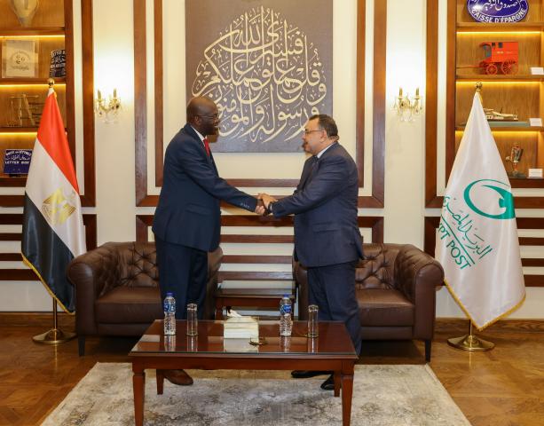”رئيس البريد المصري”.. يستقبل المدير العام للبريد السوداني.. بهدف بحث أوجه التعاون المشترك